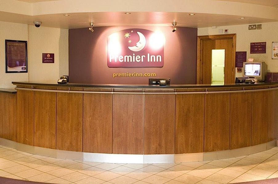 Premier Inn London Heathrow M4/J4 Хилингдън Екстериор снимка