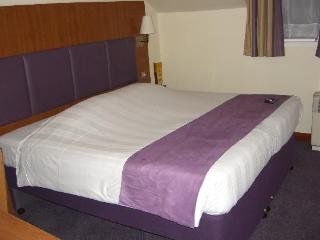 Premier Inn London Heathrow M4/J4 Хилингдън Екстериор снимка